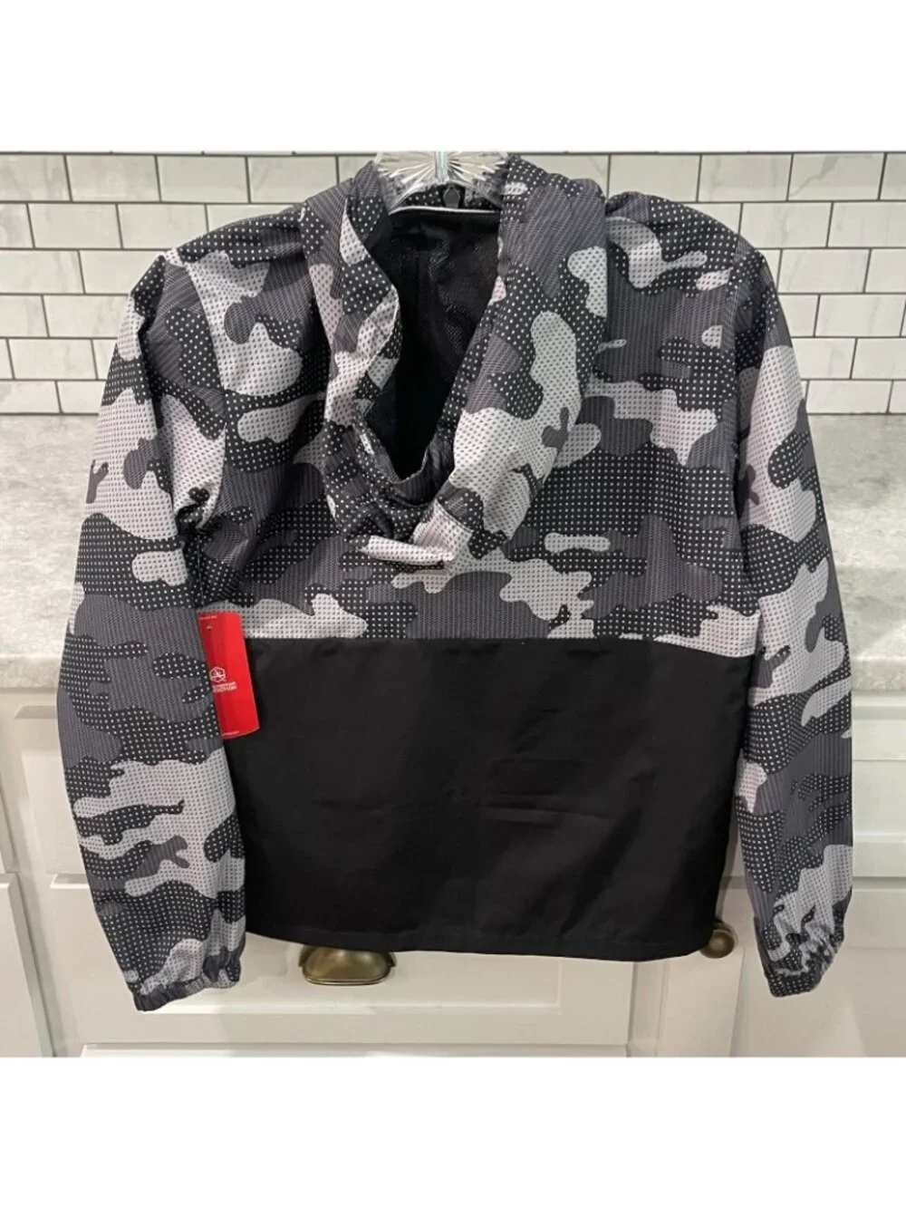 New BCG Jacket Boys Medium 10/12 Black‎ Gray Camo Windbreaker Hoodie